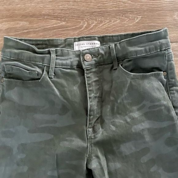 Social Standard by Sanctuary High Rise Skinny Army Print Women’s Jegging Sz 6/28 - Picture 2 of 12
